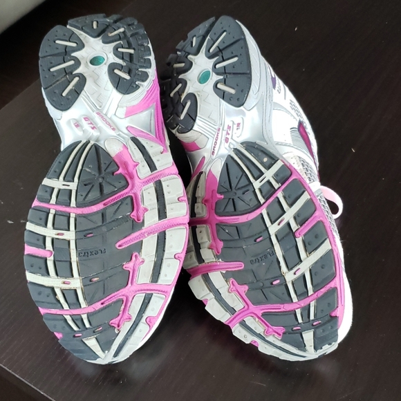 Brooks GTS 12 - Picture 9 of 11